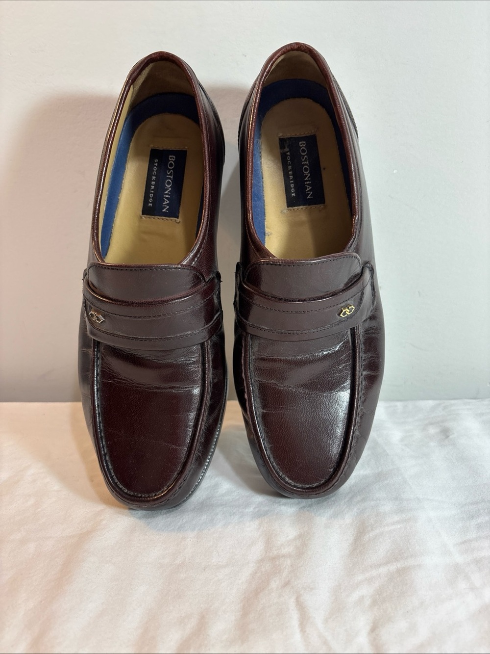Bostonian Men's Dark Brown  Leather Penny Loafers. 8/22